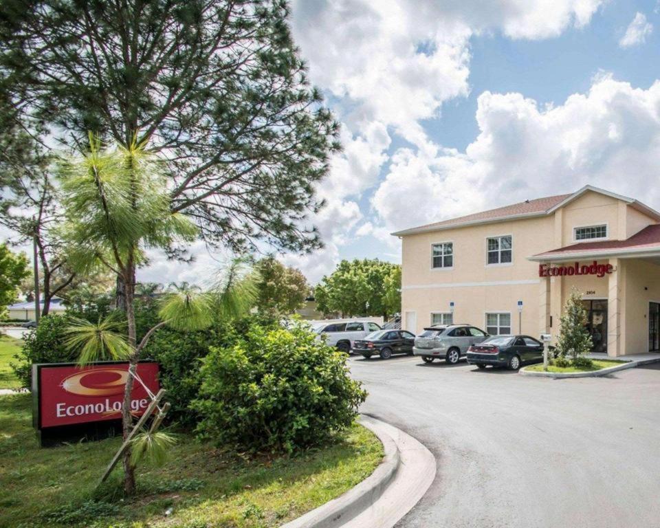 Quality Inn Celebration Exterior foto