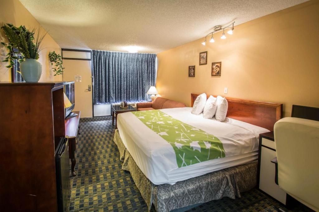Quality Inn Celebration Exterior foto