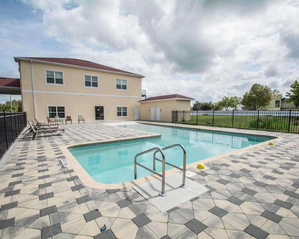 Quality Inn Celebration Exterior foto